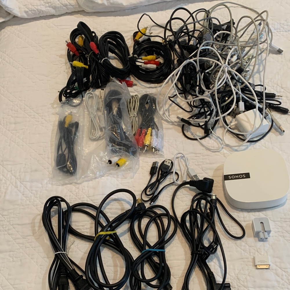 Huge lot of electronic cables, wires, etc.